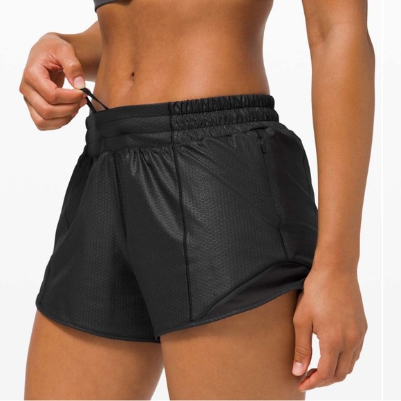 Lululemon Hotty Hot Short 4” - Picture 3 of 14